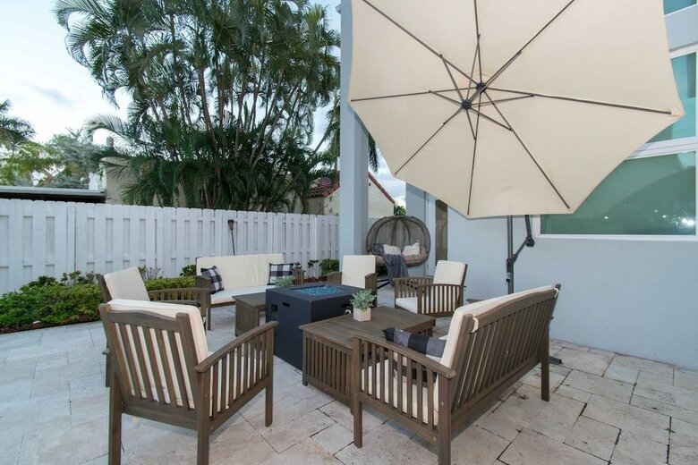 Hollywood Dream House - 5 Bedroom W/heated Pool