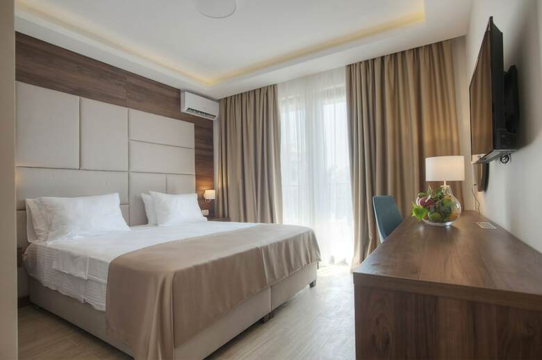 Hotel Twelve