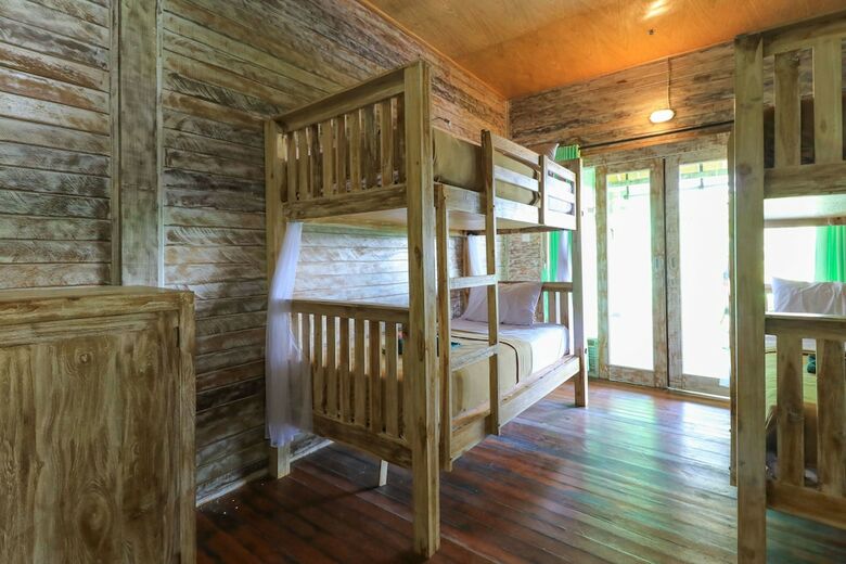 Hostal The Green Groves Hostel