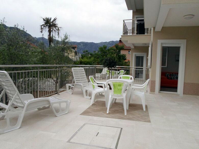 Hera Apartments