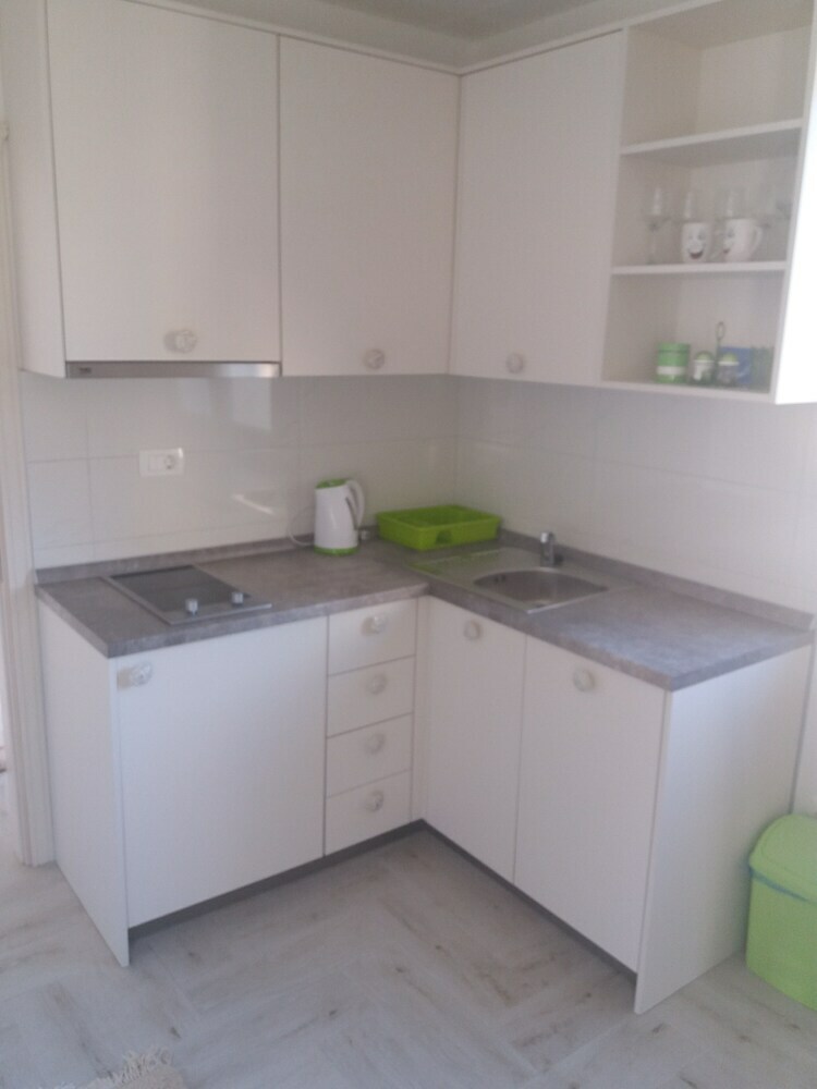Hera Apartments