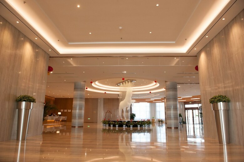 Hotel Yantai Jiangjunlanwandujiajiudian