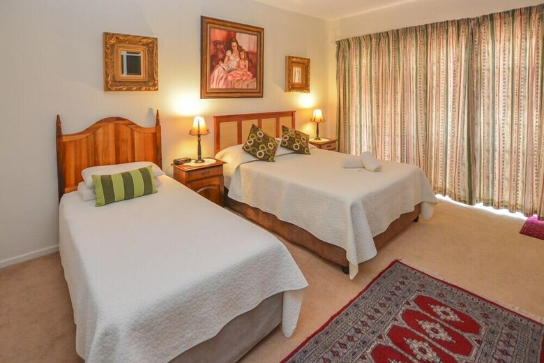 Hotel 7 Eland Boutique Guesthouse