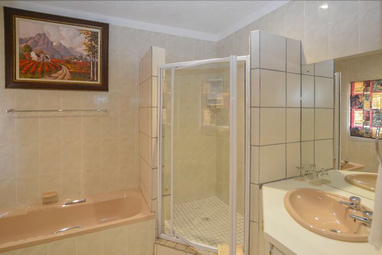 Hotel 7 Eland Boutique Guesthouse