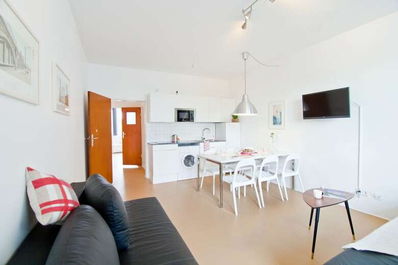 Apartments Elpilar Wedding