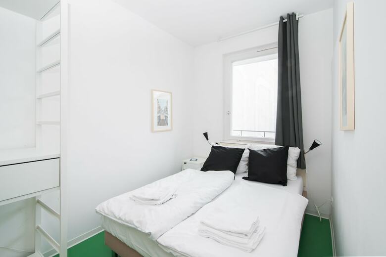Apartments Elpilar Wedding