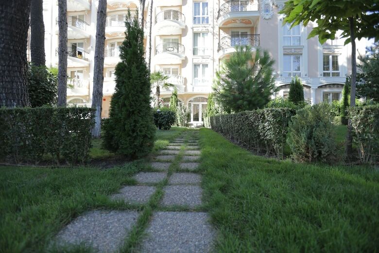Luxury Apartment In Anastasia Palace