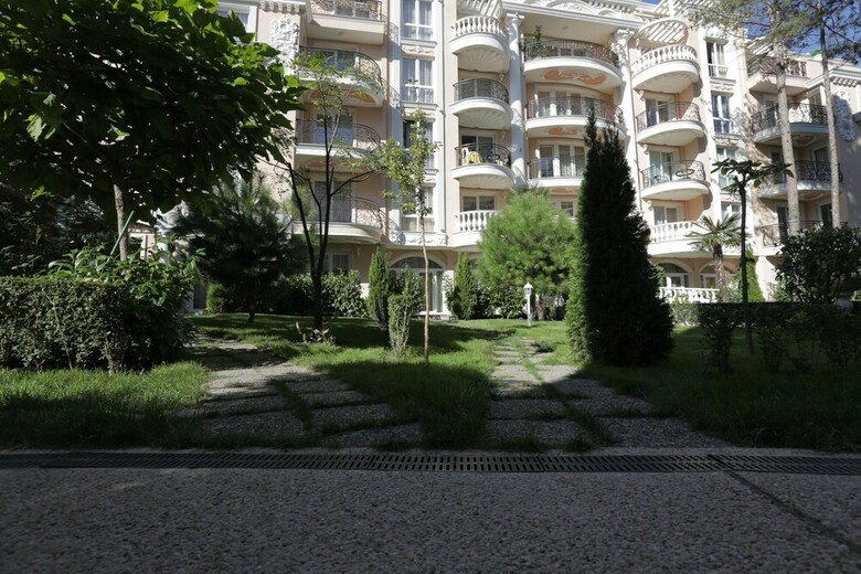 Luxury Apartment In Anastasia Palace