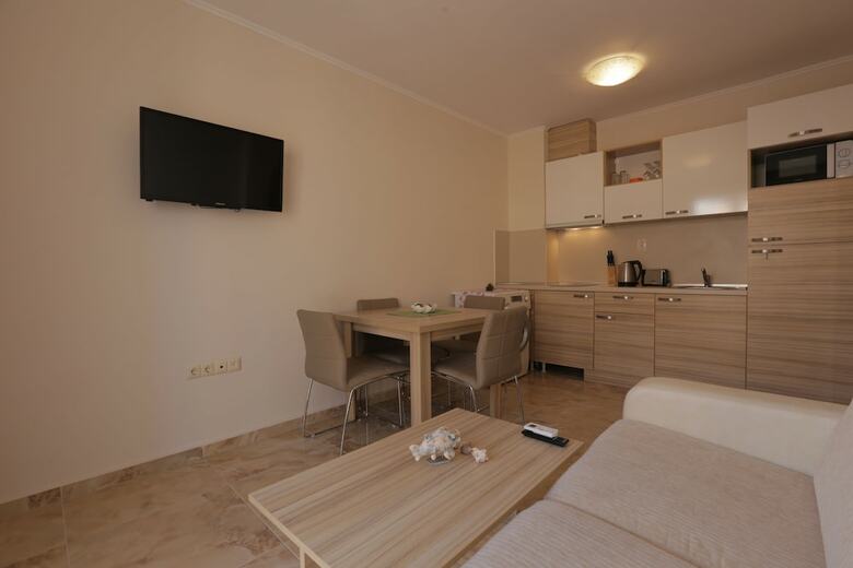 Luxury Apartment In Anastasia Palace