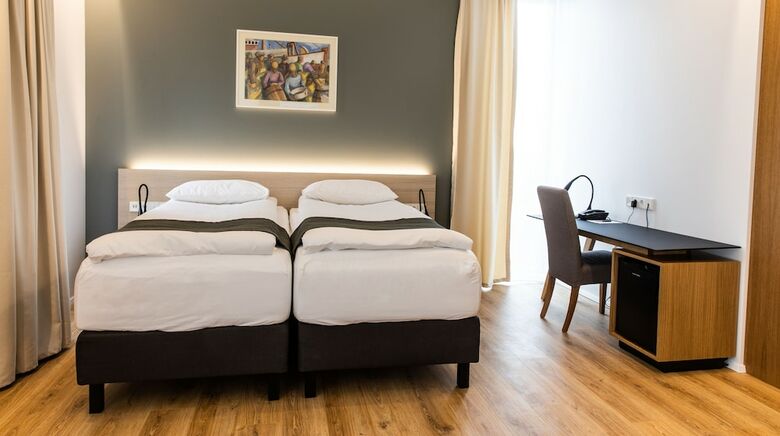 Hotel South Coast