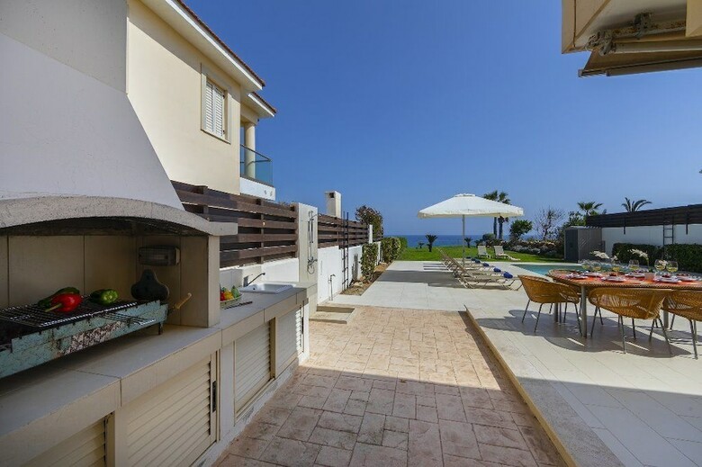 Protaras Beachfront Villa Pietra