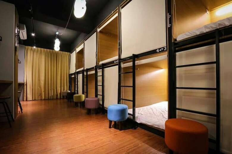 Hostal Flora Bnb