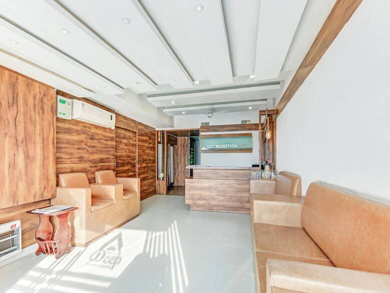 Oyo 27999 Hotel Deep