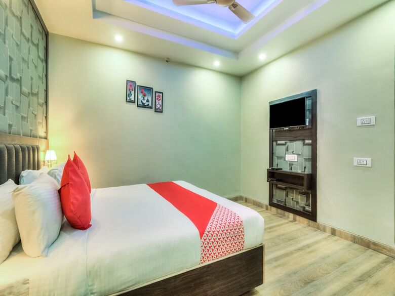 Hotel Capital O 28710 Mamta International