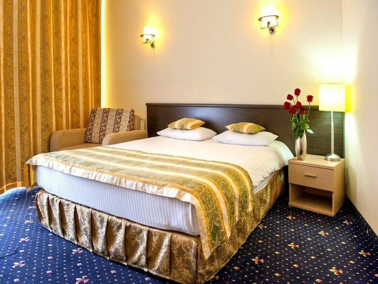 Manhattan Hotel & Restaurant