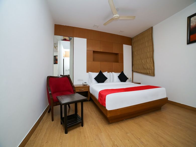 Hotel Edition O 30074 Tushar Elegant