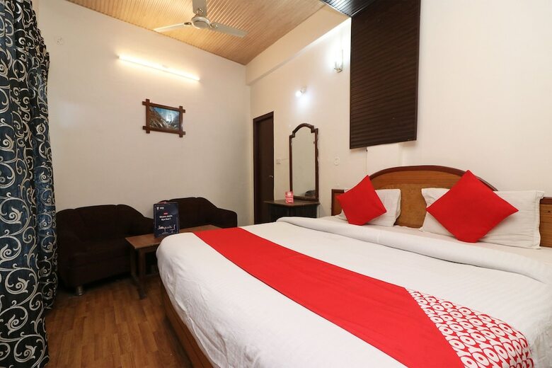 Hotel Oyo 19947 Akanksha Anand Plaza