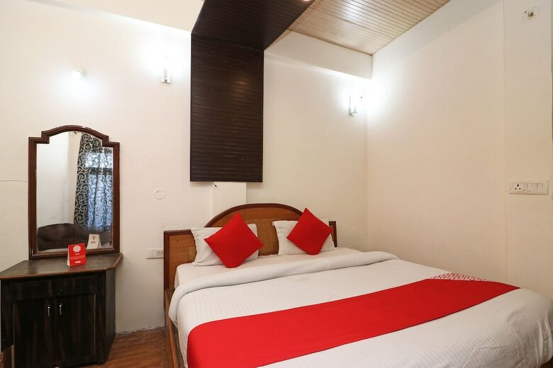 Hotel Oyo 19947 Akanksha Anand Plaza