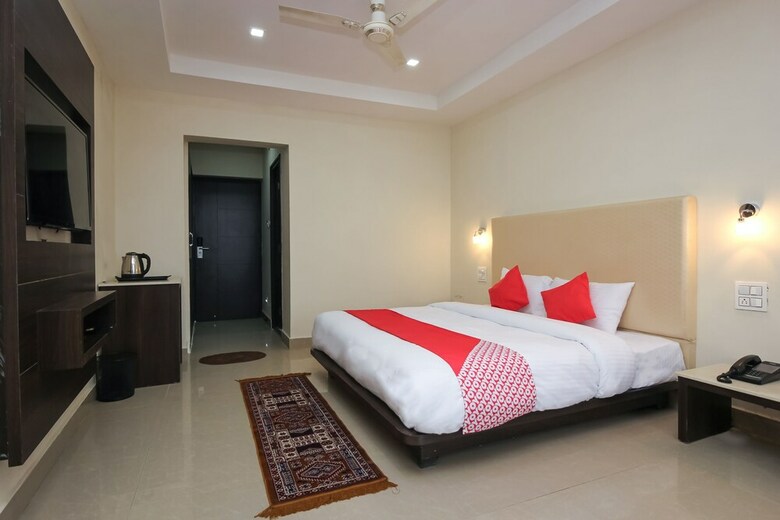 Hotel Oyo 28425 Dal Lake Resort