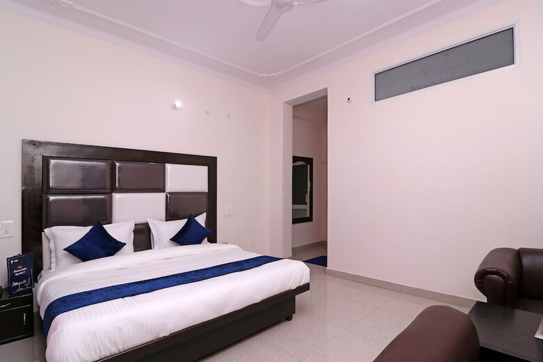 Oyo 13655 Hotel Benog Breeze