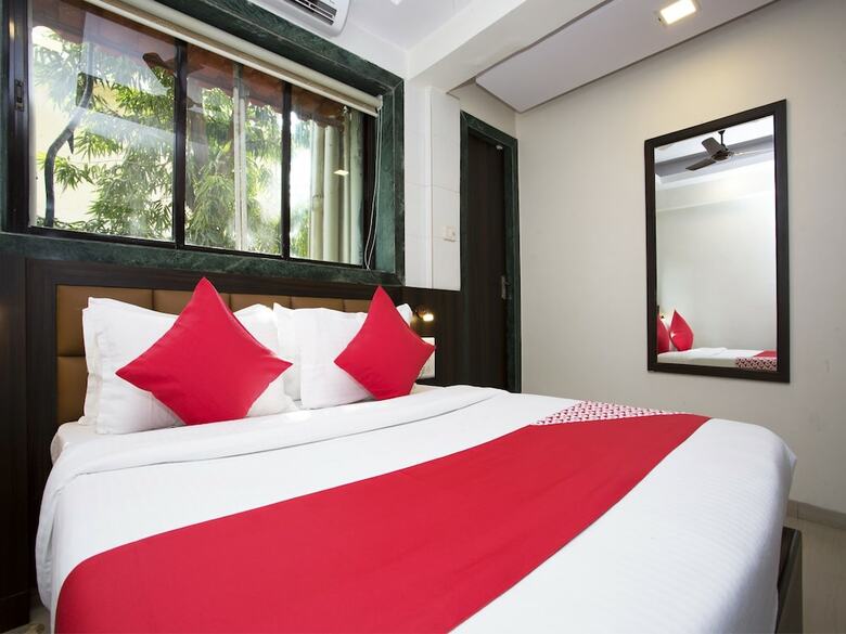 Oyo 27994 Hotel Royal Comfort