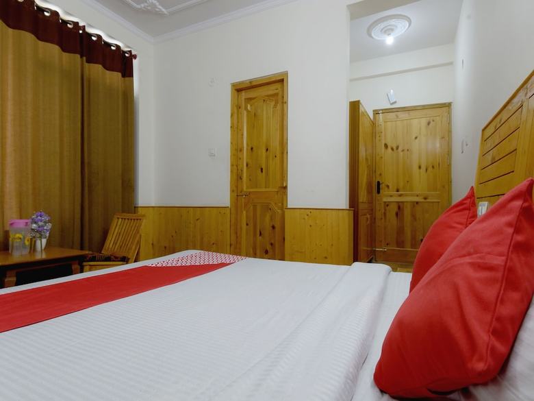 Hotel Oyo 18555 Yogesh Cottage Manali