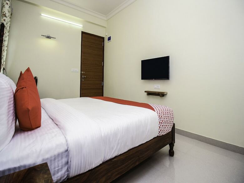 Hotel Oyo 18308 Kishanpur Haveli