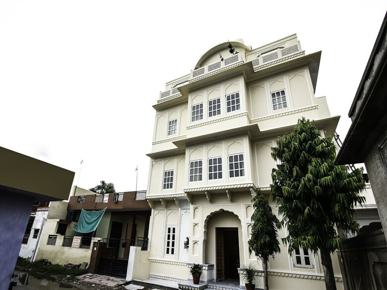 Hotel Oyo 18308 Kishanpur Haveli