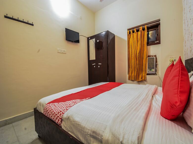 Hotel Oyo 19463 Sapphire Palace