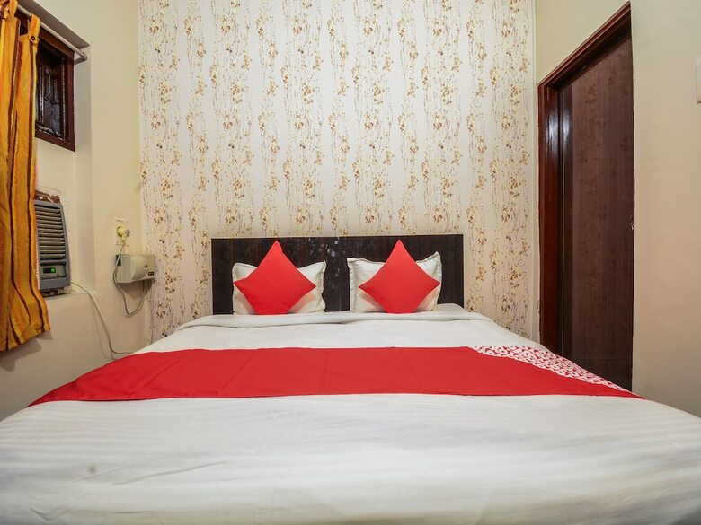 Hotel Oyo 19463 Sapphire Palace
