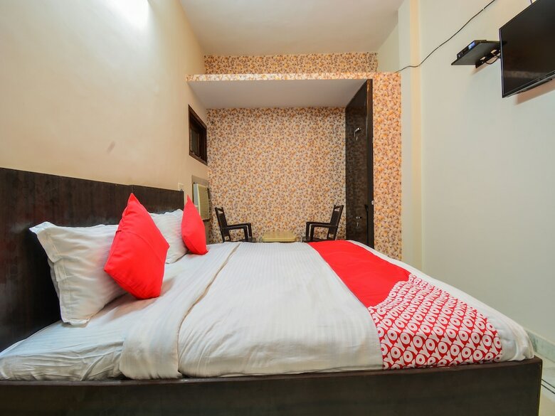 Hotel Oyo 19463 Sapphire Palace