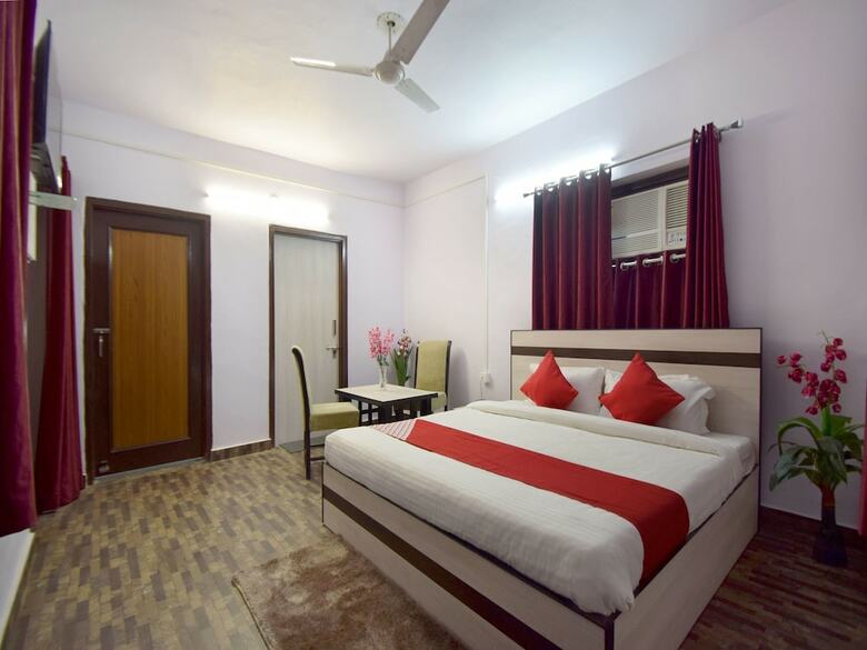 Hotel Oyo 23553 Padamgarh Residency