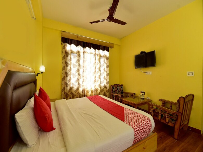Hotel Oyo 23130 Radhika Cottage