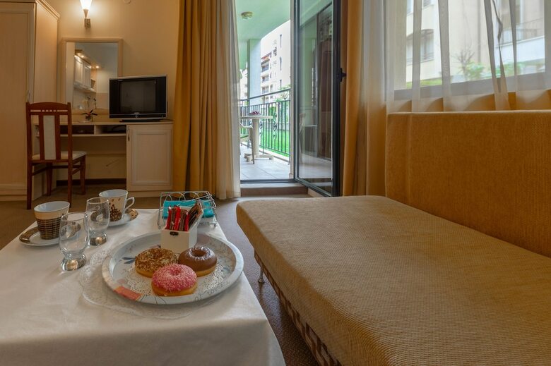 Aparthotel Apartment With Kitchenette In Avalon Complex