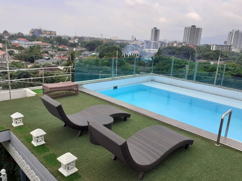 Hotel The Greenery Central Suites