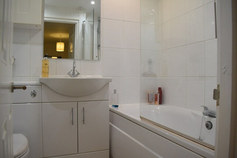 Apartamentos 2 Bedroom Home In Angel