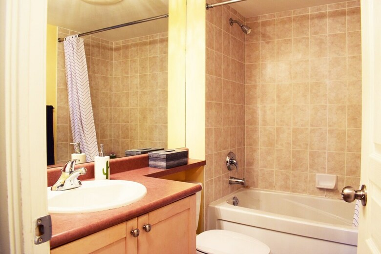 Modern High Rise 1 Bedroom In Downtown Toronto