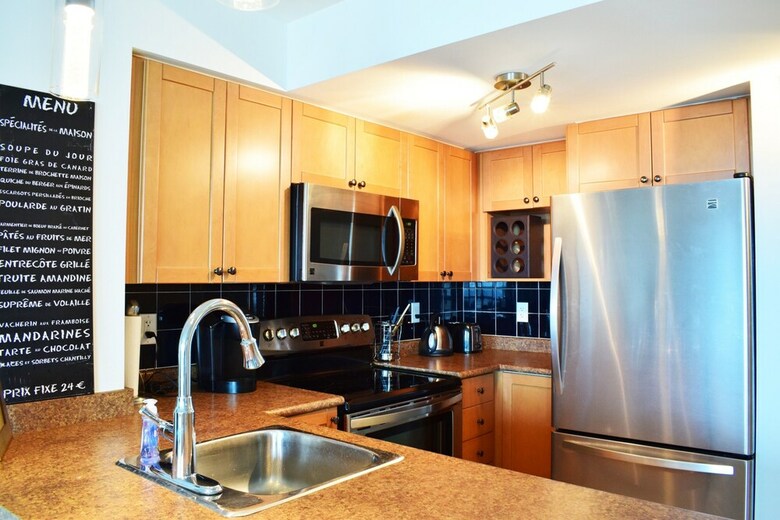 Modern High Rise 1 Bedroom In Downtown Toronto