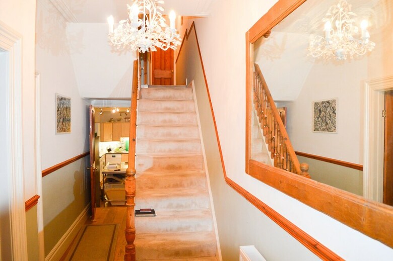 3 Bedroom House With Free Parking