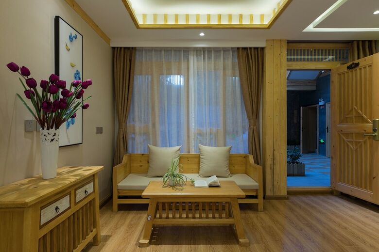 Posada Floral Hotel Lijiang Lakeside Inn