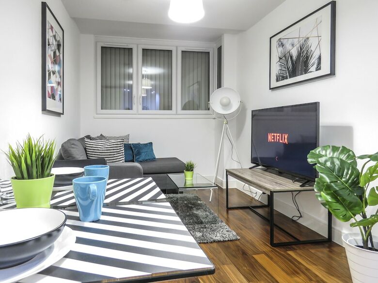 Tudors Esuites - Hagley Rd Double Bed Apartment