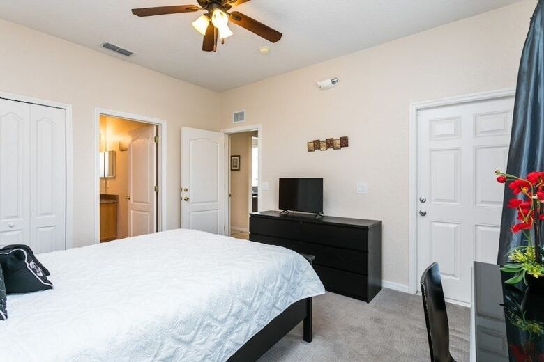 4br Townhome In Regal Palms By Shv-302