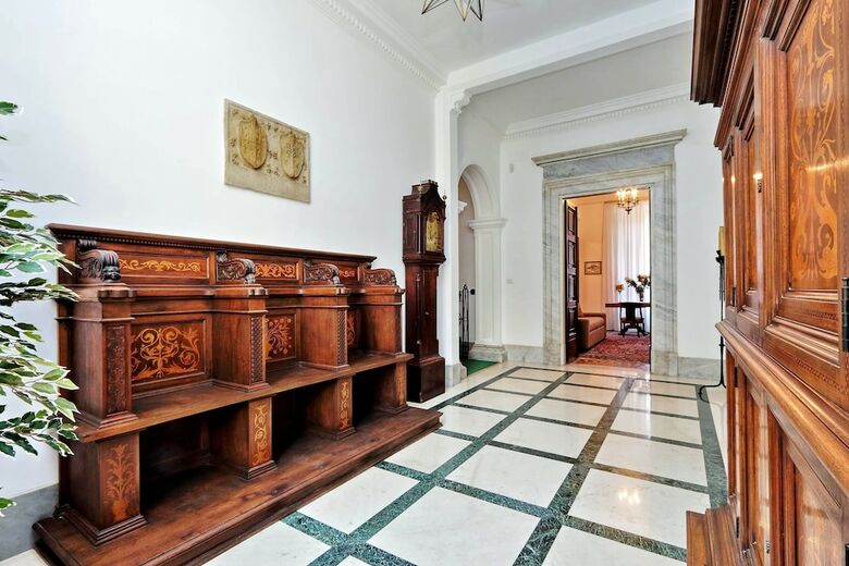 Prestigious Apartment Via Veneto
