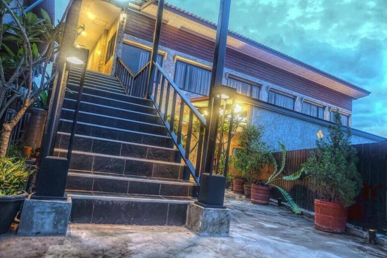 Hotel Baan Pak Rim Khong Resort