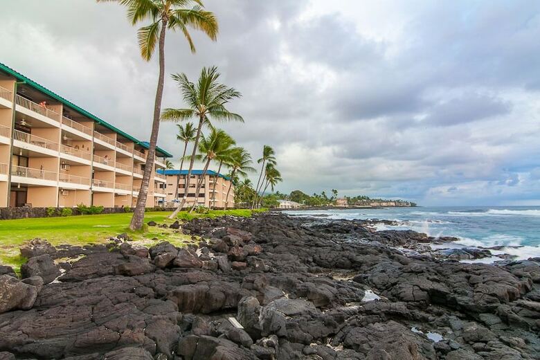 Kona Reef Resort