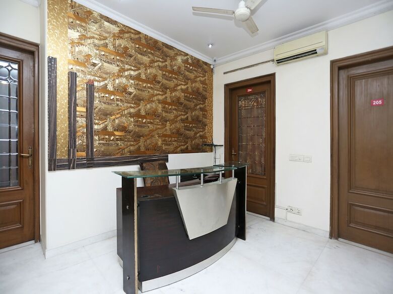 Hotel Oyo 15716 The Red Orchid