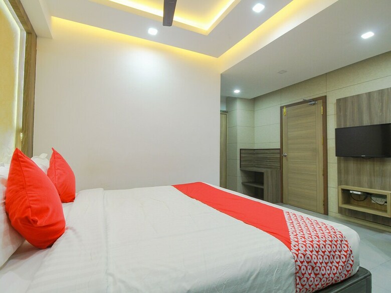 Hotel Oyo 28567 Krishna Holiday Village