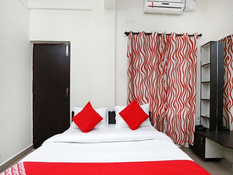 Hotel Oyo 24948 Golden Sands
