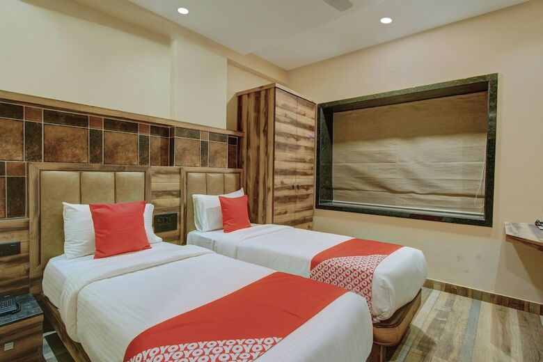 Hotel Oyo 23602 Laxman Residency