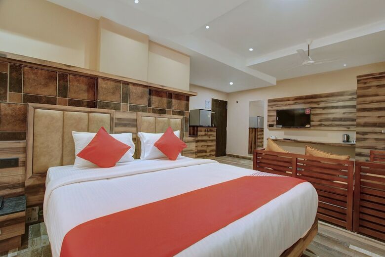 Hotel Oyo 23602 Laxman Residency
